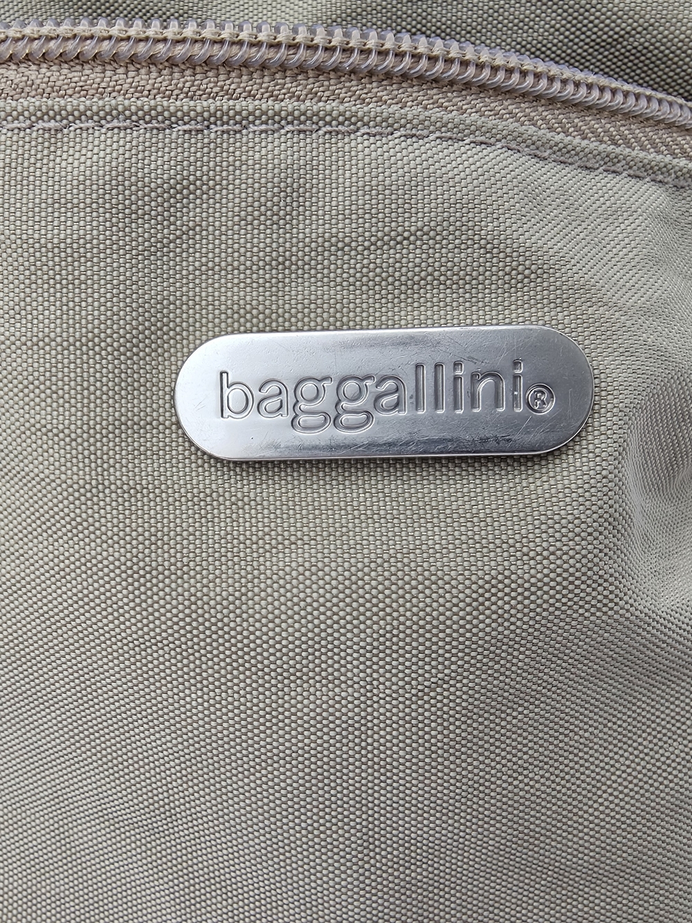 Baggallini Olive Crossbody Bag for Men - Compact Everyday Carry - Picture 2 of 9